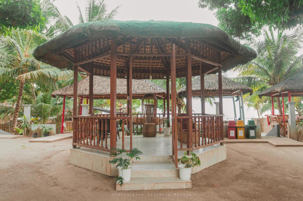 Shenanigans Glamping Resort Zamboanguita  Экстерьер фото